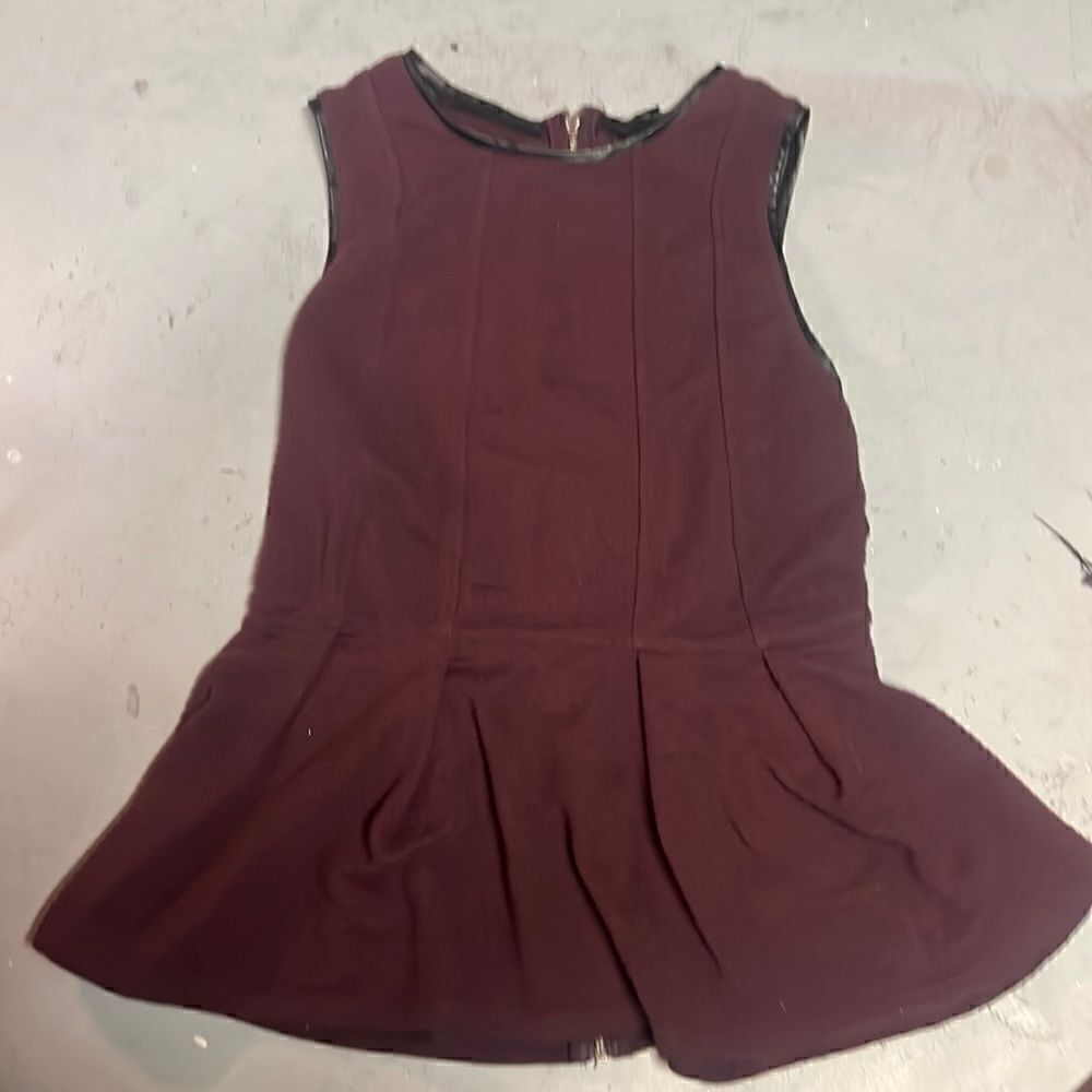 size xs dynamite wine peplum sleeveless blouse